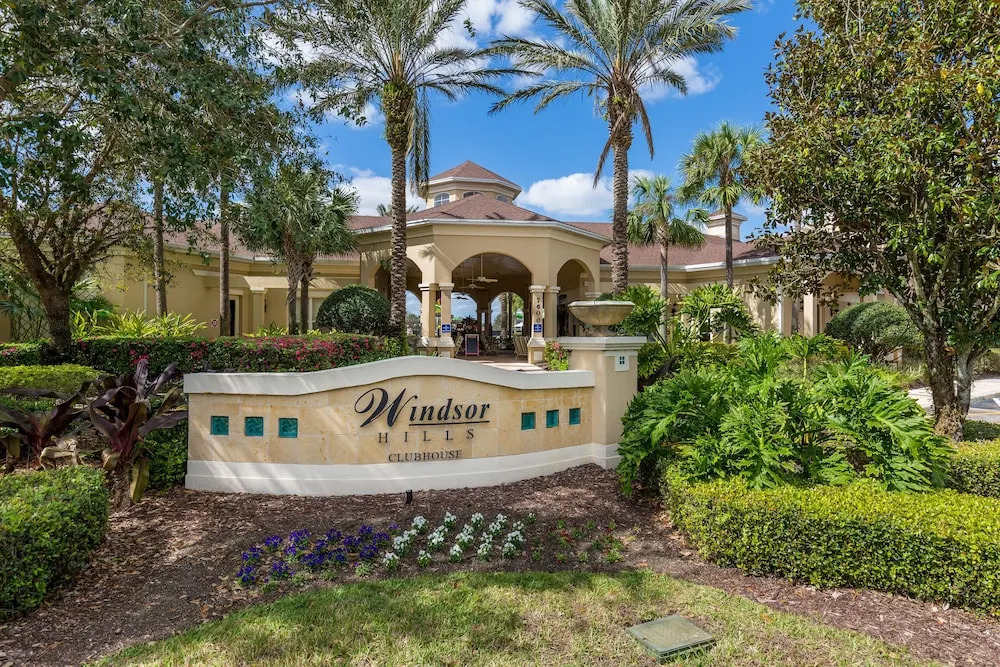 Spacious Home W/private Pool/spa & Free Waterpark!