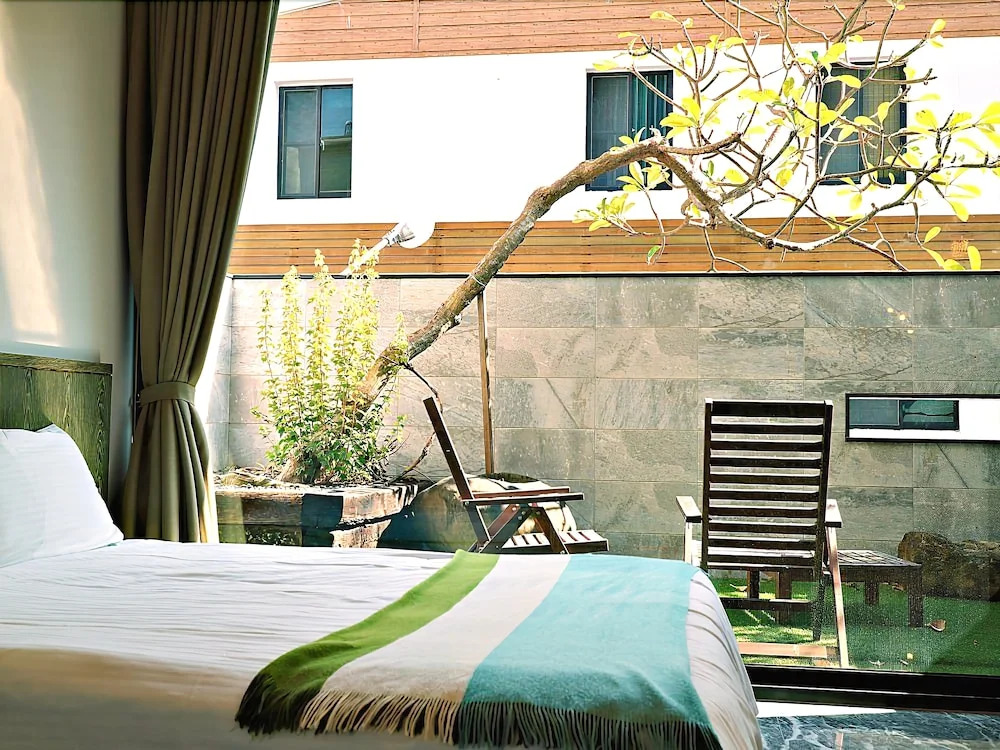 SUN-LIGHT-B&B
