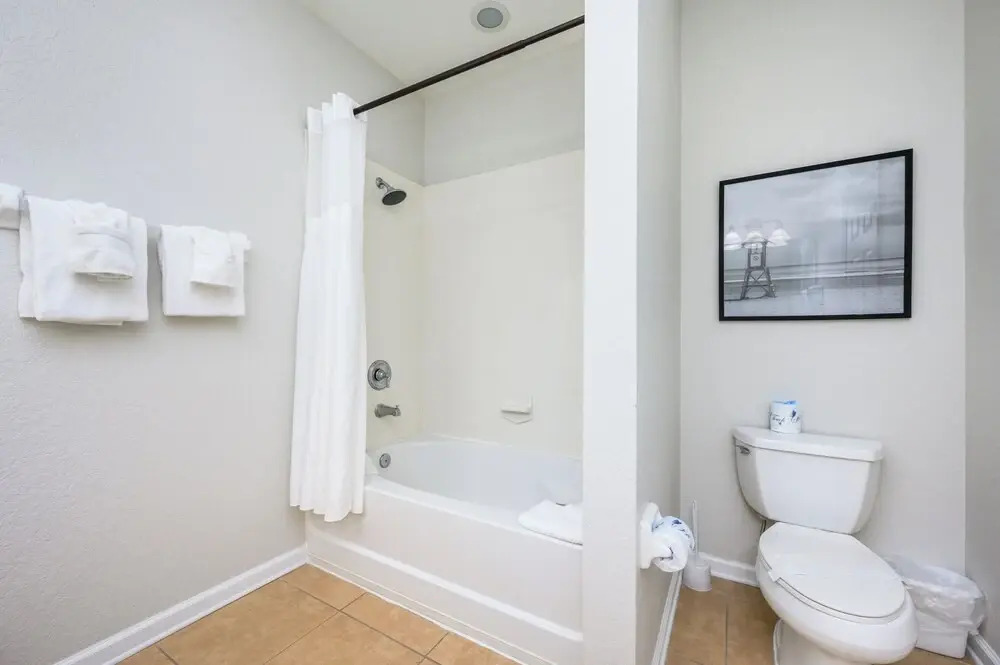 New Listing, Beautiful Townhome, Vista Cay - 4023