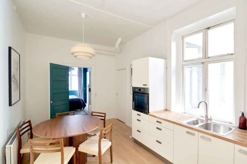 102m Apt. Heart of Copenhagen, 100m to the Metro