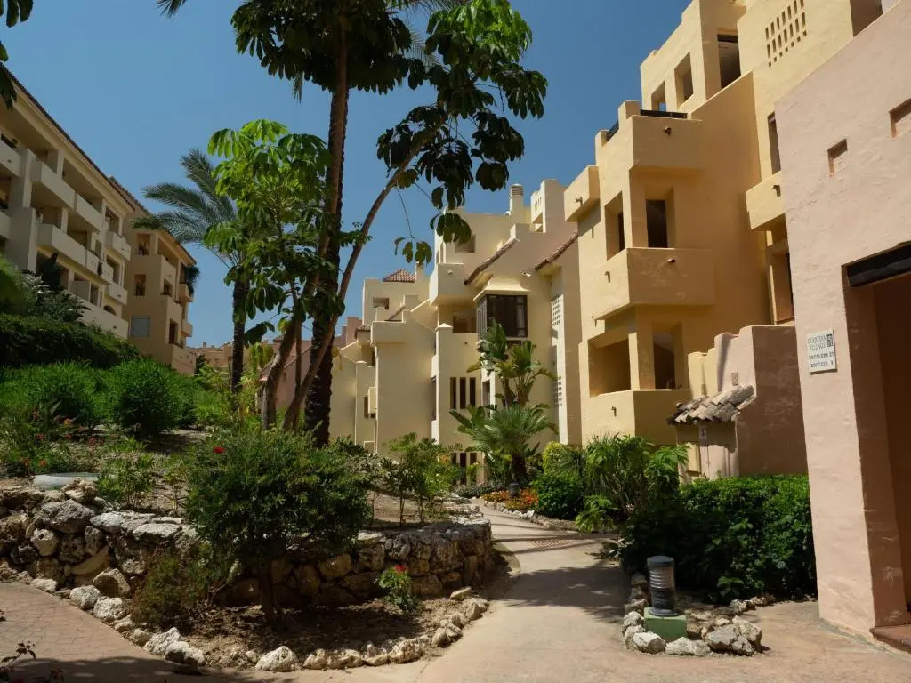 2290-Apt with Terrace Sea View And Pools