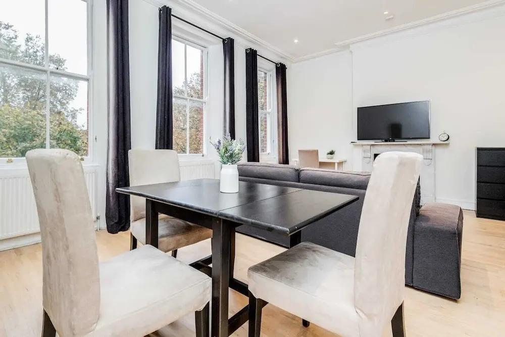 Amazing 2 bed 2 bath Kensington