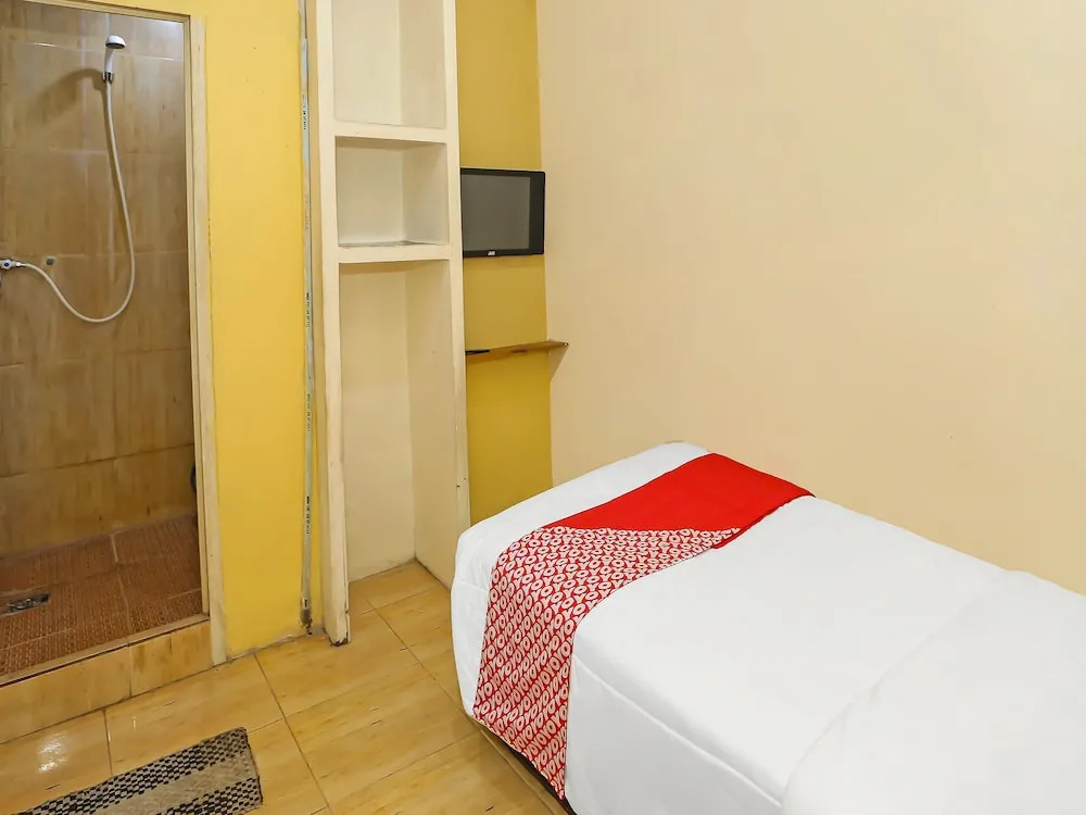 OYO 92262 Backpacker Homestay Cibubur