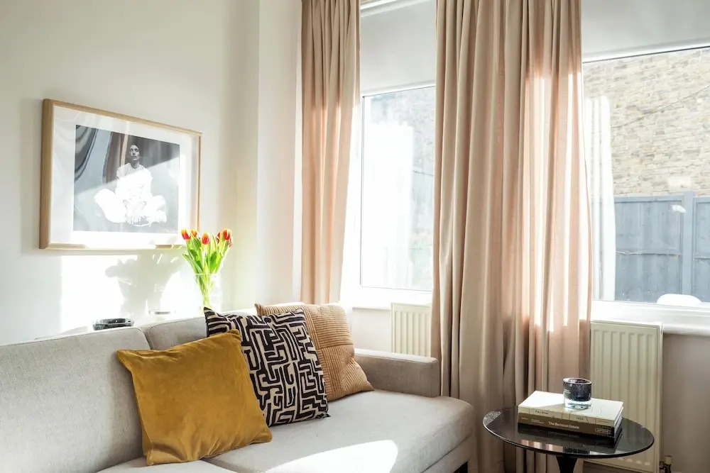 Newly Renovated Large 4-5 Bedroom House