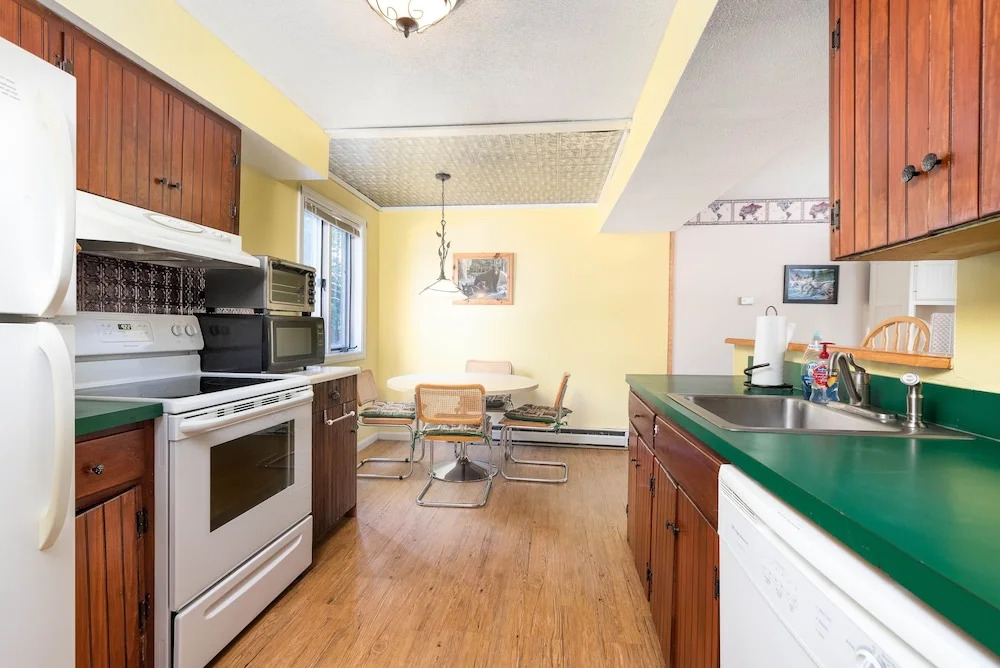 3 Day Covid Buffer! River Access. Near Conway Ge And Storyland. 3 Bedroom Condo