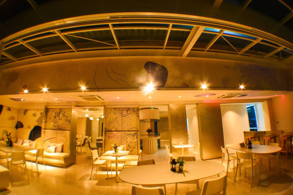 Comet Hotel Surat Thani