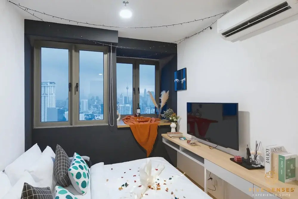 Riveria Premium Kuala Lumpur, Roam