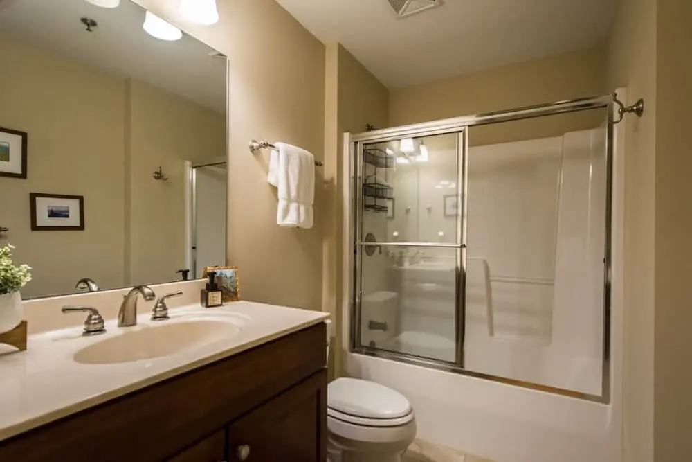 Scenic 2BR Condo w Porch Pool Near Slope Trails