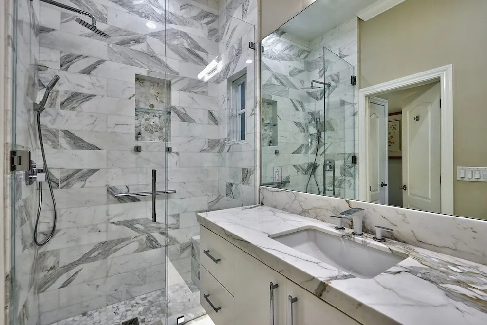 Spacious & Welcoming Close To Stanford & Tech 4 Bedroom Home by RedAwning