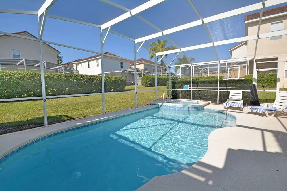 731 Sunbright Villa 5 Br villa by RedAwning