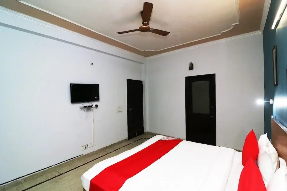 Silver Homes by OYO Rooms