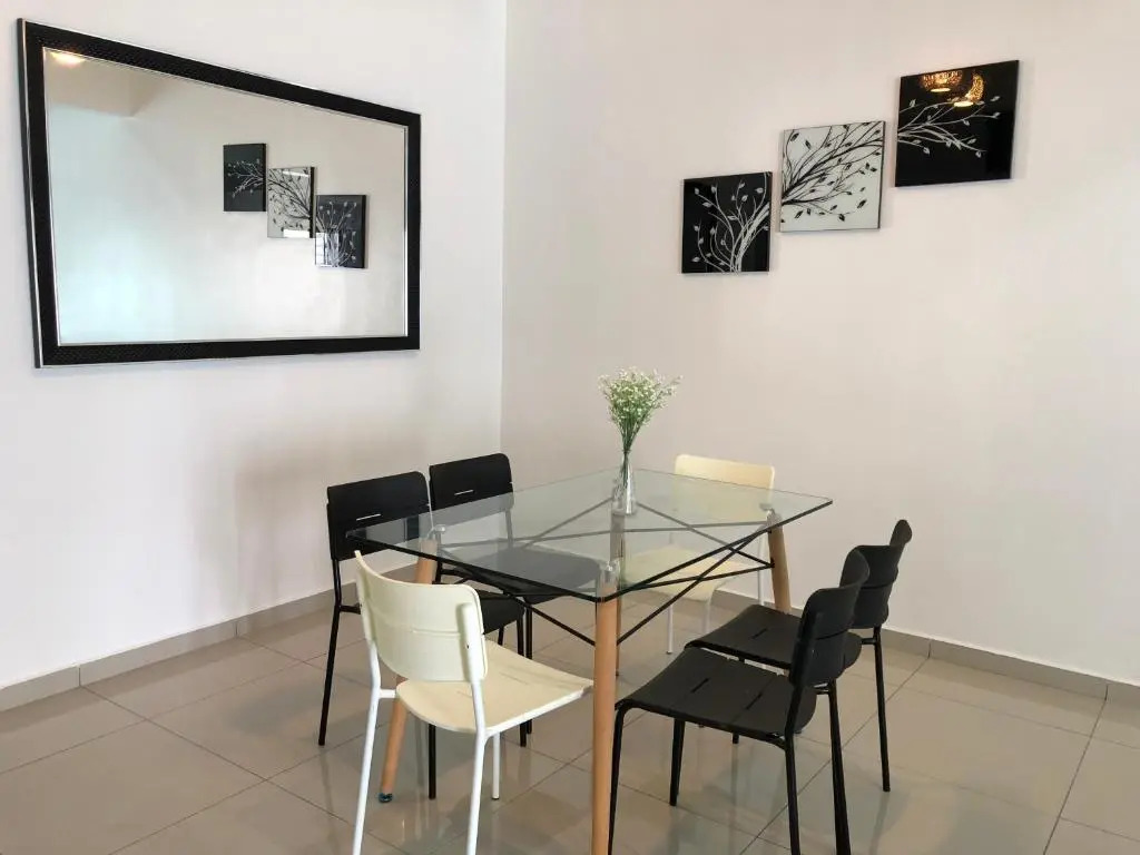 Family homestay -two floors with four bedrooms