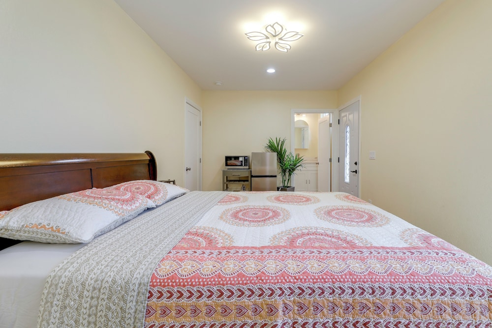 South Bay Sweet Spot! Extended-stay Studio