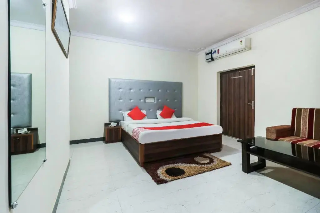 Hotel Shiv Villas by OYO Rooms