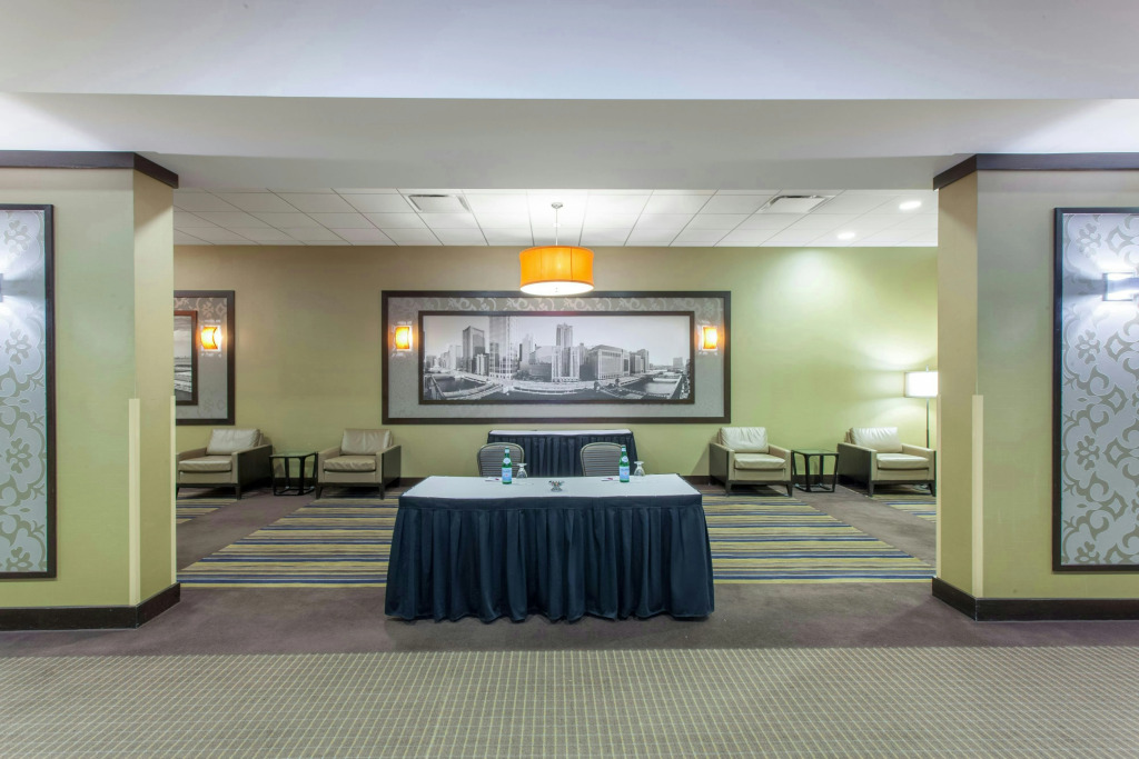 Crowne Plaza Chicago Ohare Hotel & Conf Ctr by IHG