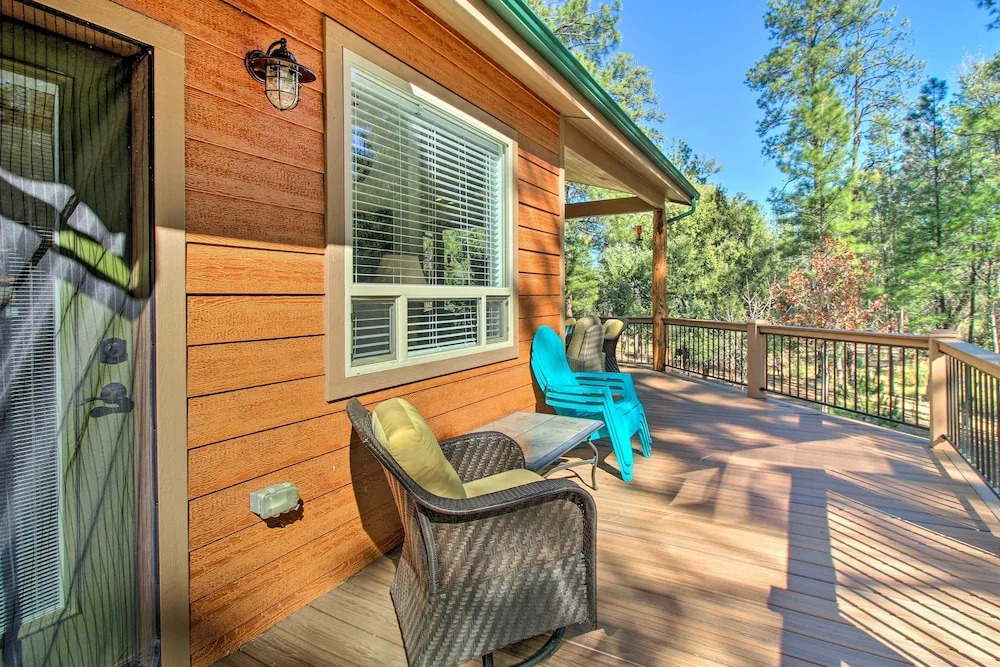 Near Hiking Cabin with Deck and Grill in Show Low