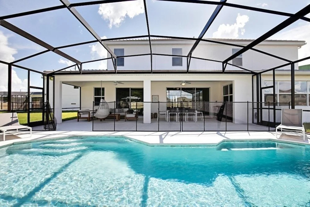 Very Private Surroundings Pool, Game Room & More! 7 Bedroom Home