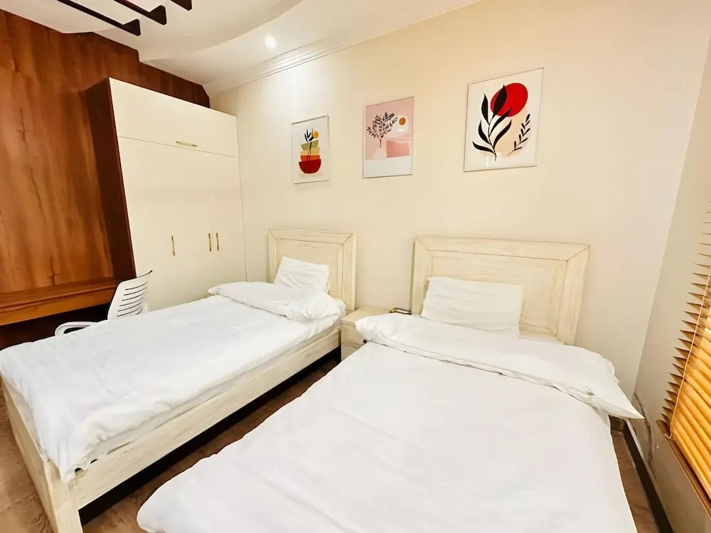 Holidazzle Lodge Islamabad