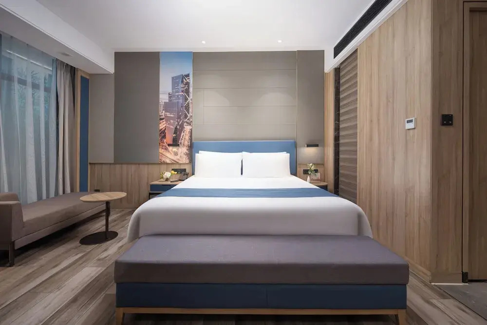 Naive S Hotel