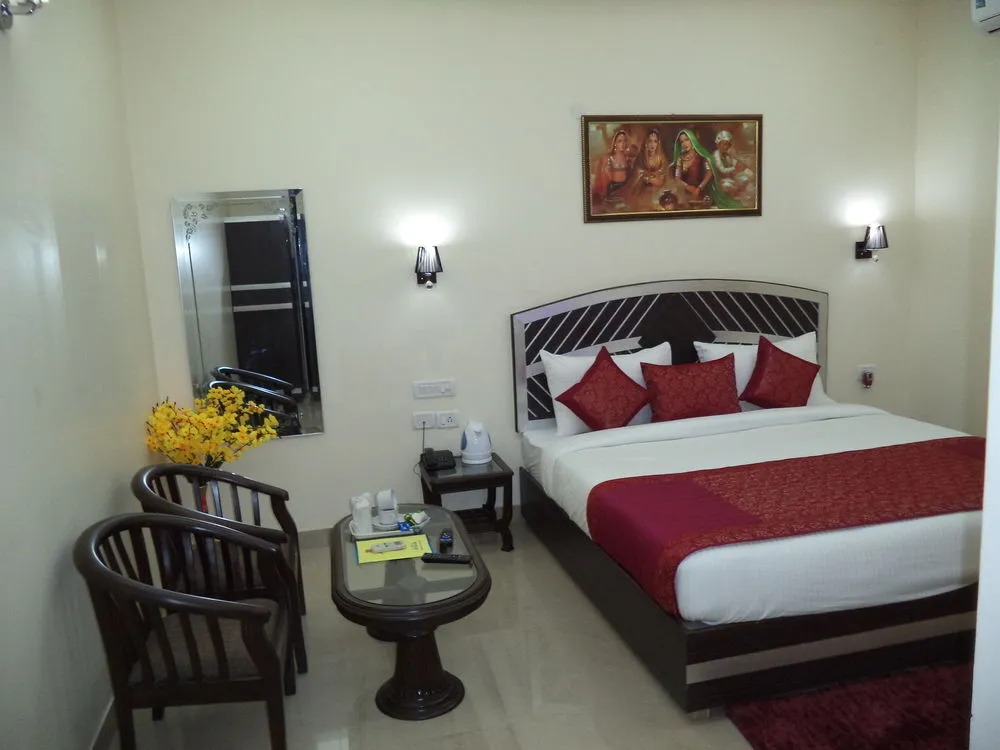 Hotel Breeze Inn