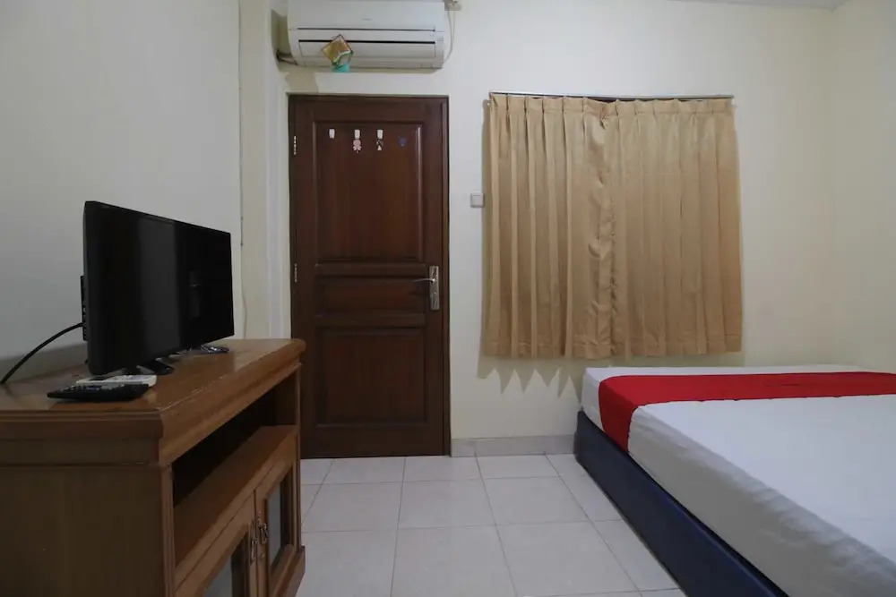 RedDoorz near Ciputra World Kuningan 3