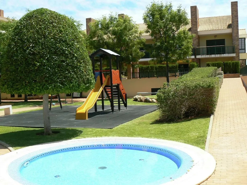 Luxurious Holiday Home in Quarteira Algarve