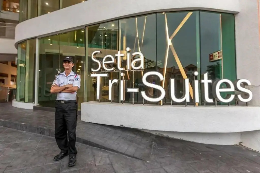 Setia Tri-Suite