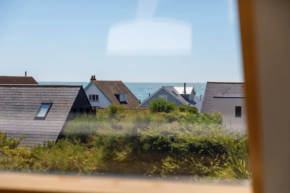Gorgeous home for 12 - Walk to Beach - Sea View