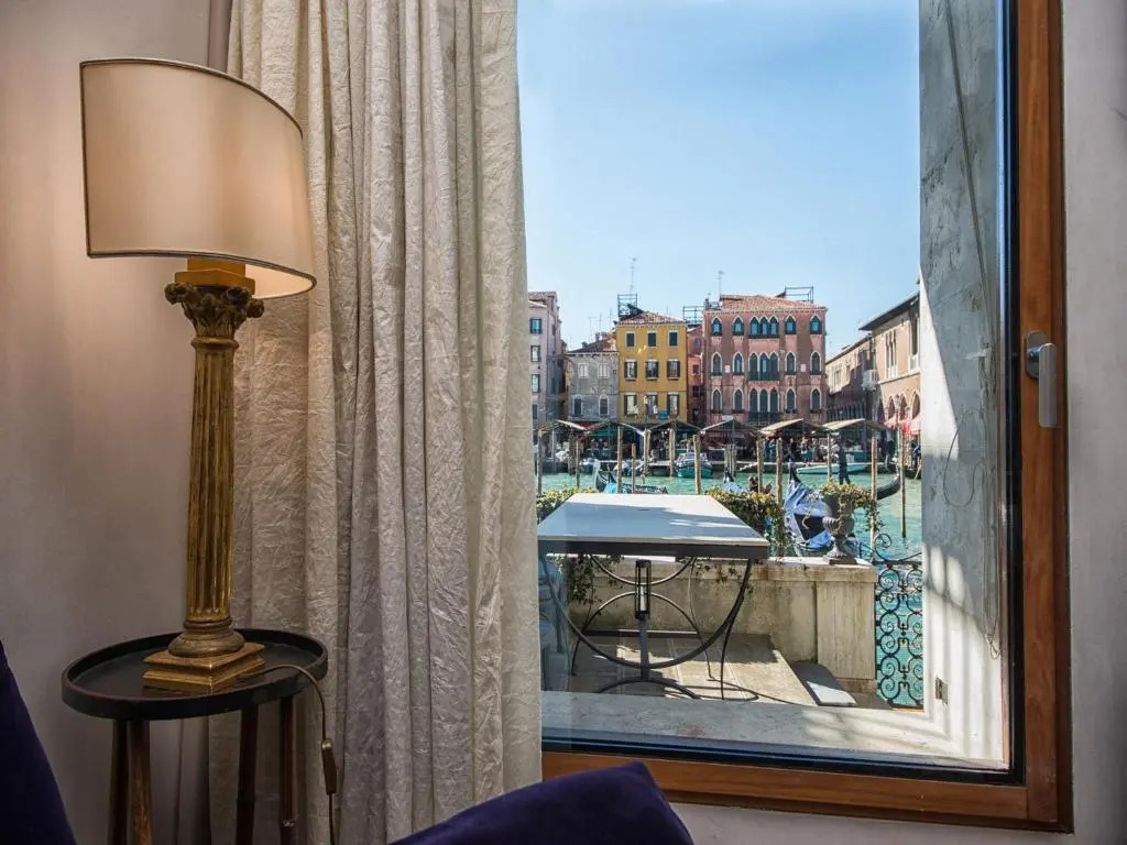 Grimaldi Apartments Hermitage Canal Grande view