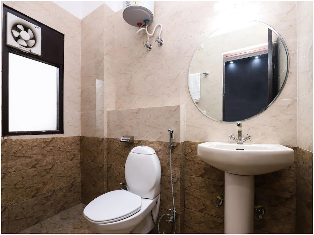 Capital O Noida Homestay 36