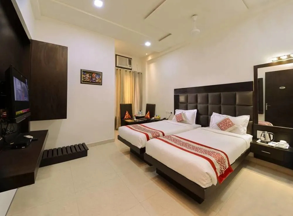 OYO 1493 Hotel Madhushrie
