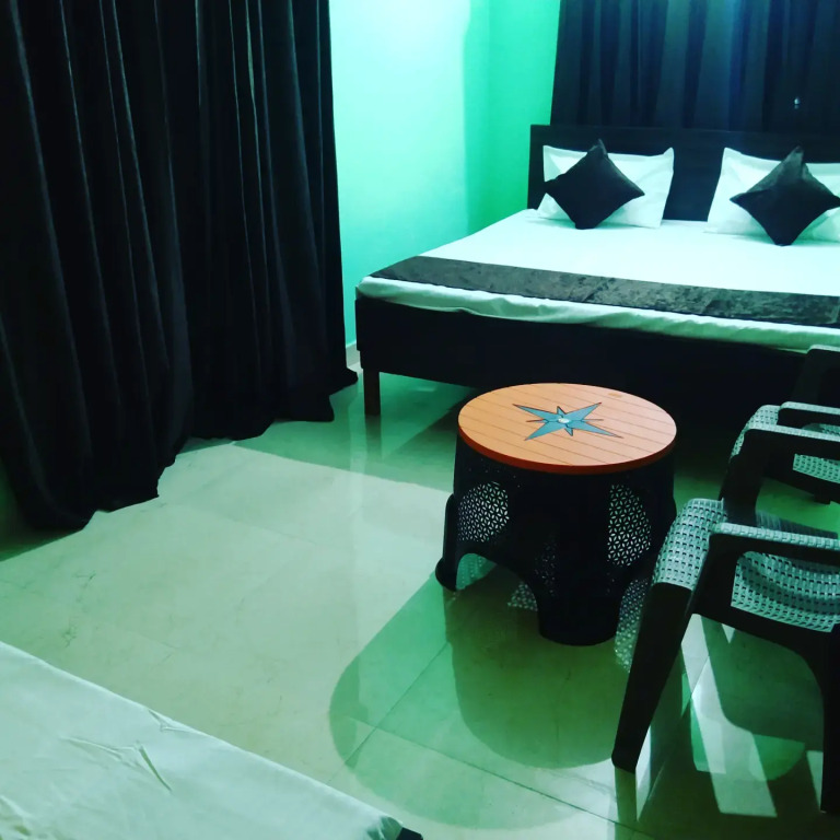 Hotel Anand Verse