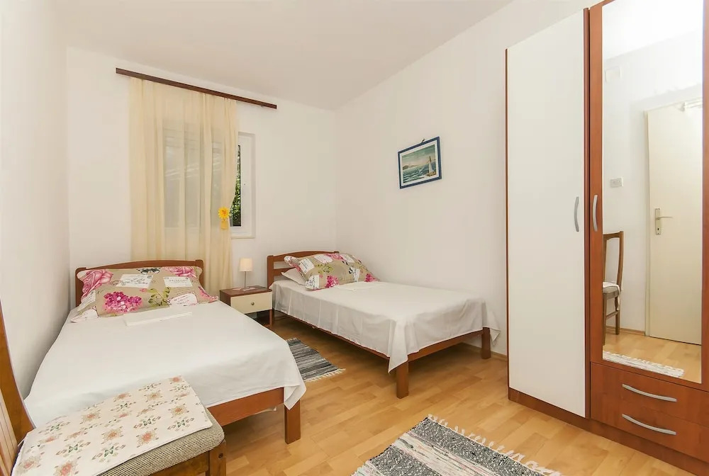 Apartments Srdan
