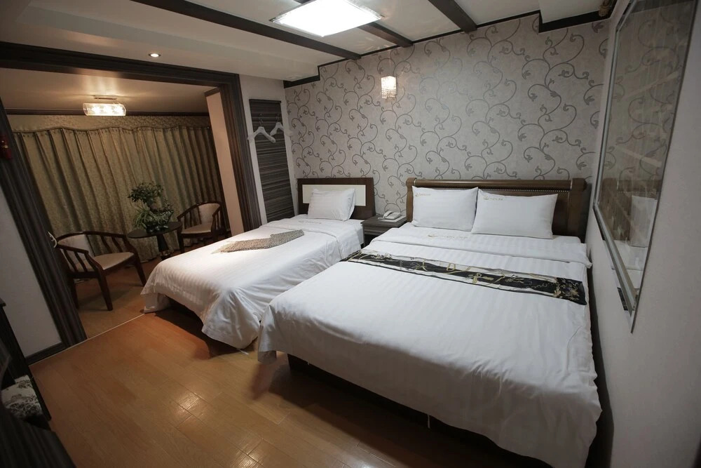 Hotel Lynn House