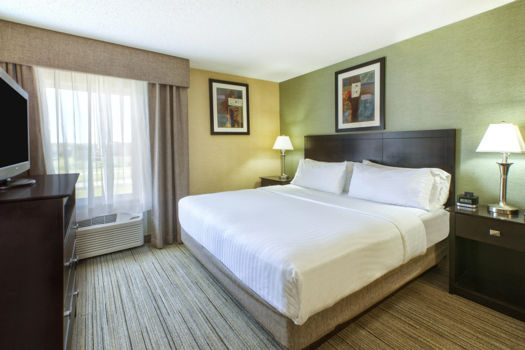 Country Inn & Suites by Radisson Benton Harbor-St Joseph MI
