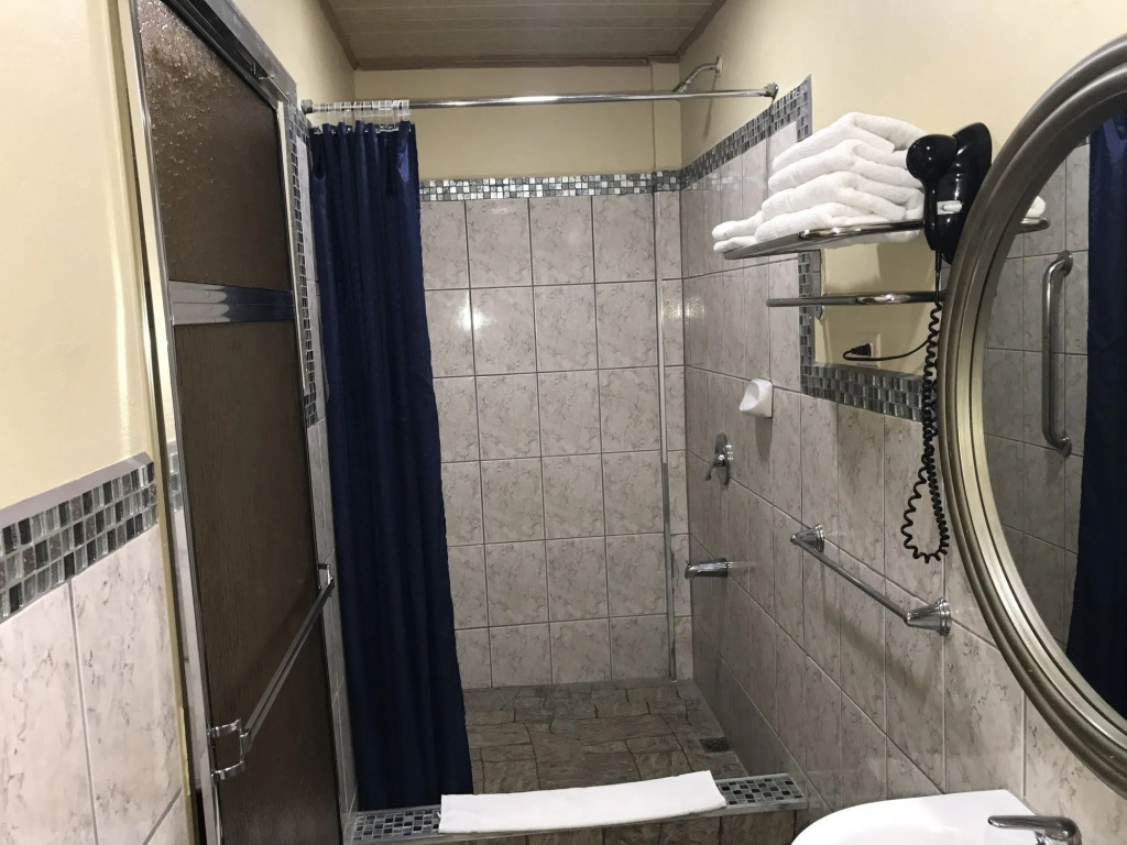 Airport Suites Hotel