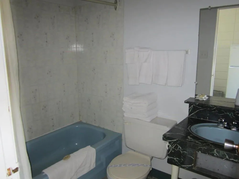 Camelot Court Motel