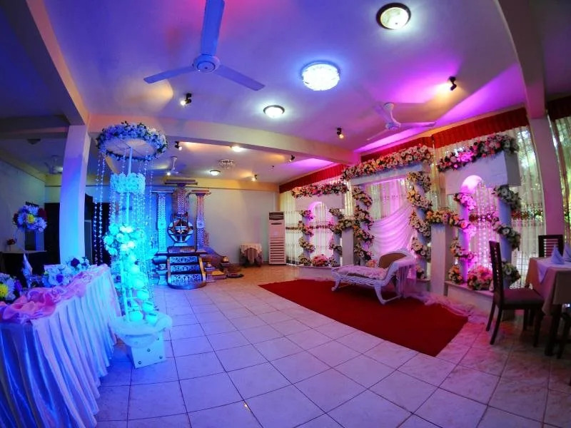 Happy Leoni Hotel