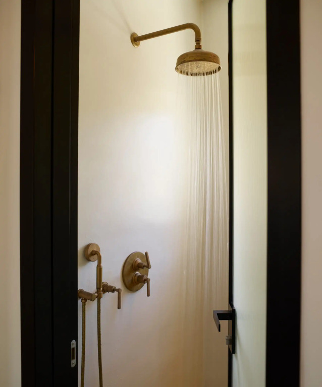 Bonzoe Suites & Villas