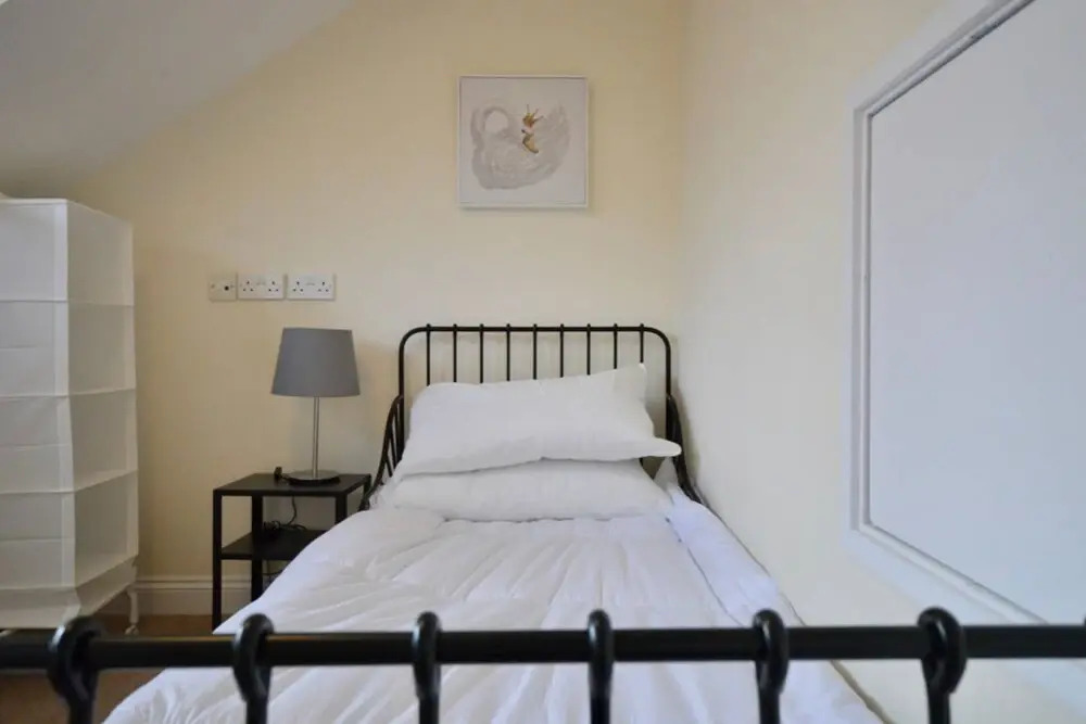Cosy 2 Bedroom Bristol Home