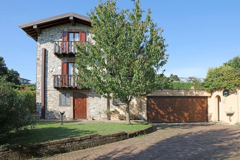 Villa Girasole in Polpenazze del Garda