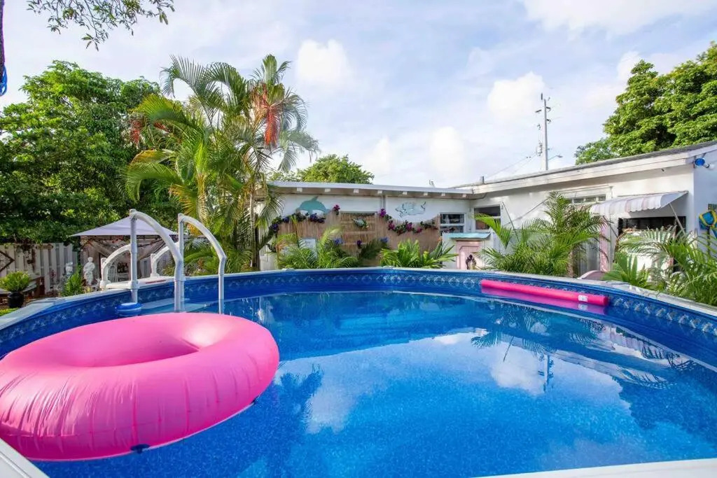 Pool King Sweet Karma on Water Best Location Beaches,Restaurants,Hard Rock Casino
