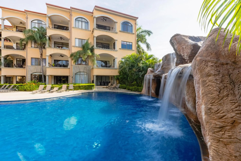 Sunrise 33- 3 Bedroom Poolside Condo