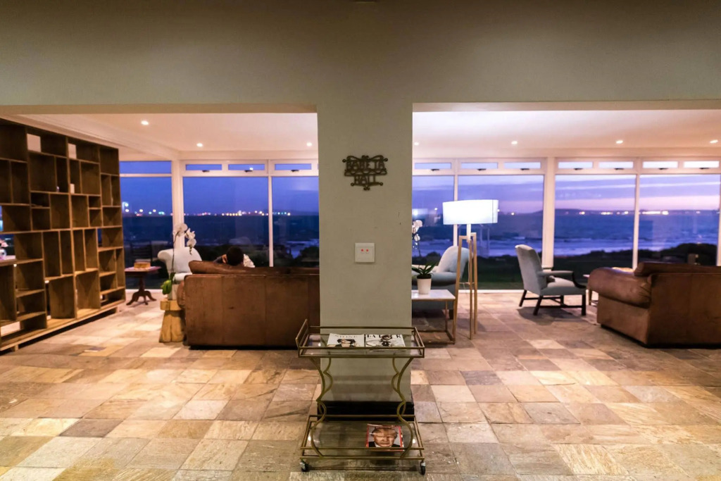 Blue Bay Lodge