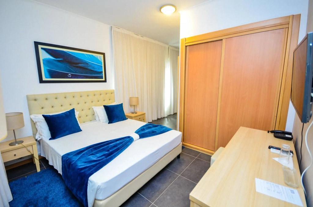 Vivi Hotel