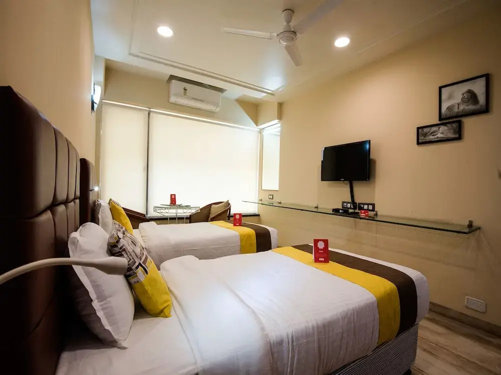 Super OYO Townhouse 282 Golf Course Road Gurgaon Near Appu Ghar