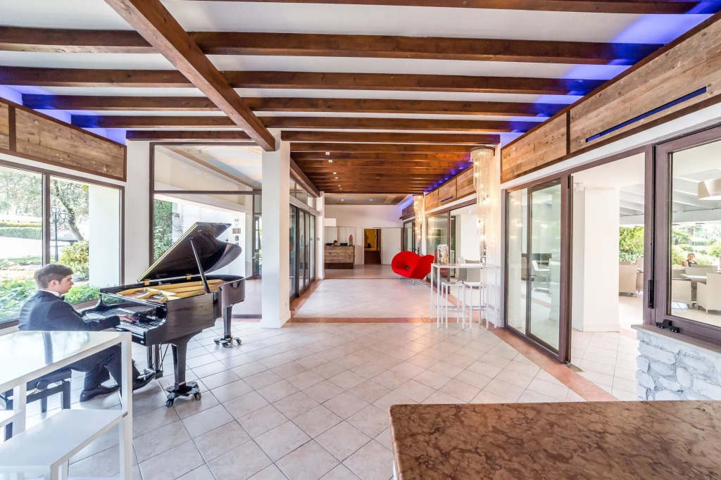 Отель Palazzo della Scala Spa Hotel Suites & Apartments