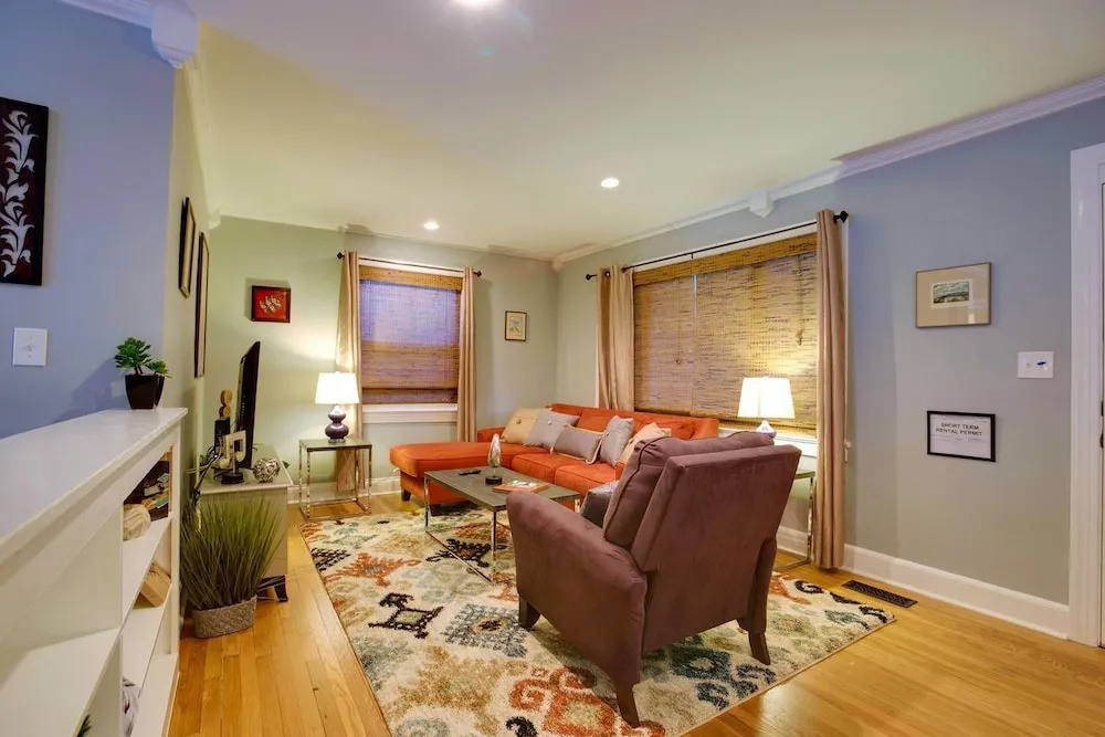 Charming 2br/1.5ba East Nashville Home by Domio