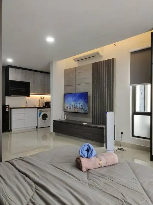 Urban360 Pool view /stylist design with Netflix