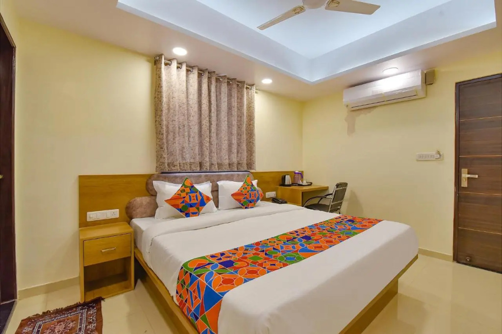 FabHotel Pink City - World Trade Park
